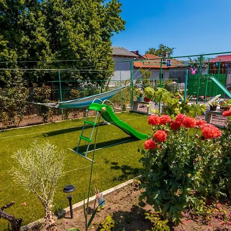 Konukevi Casa Simona 3*