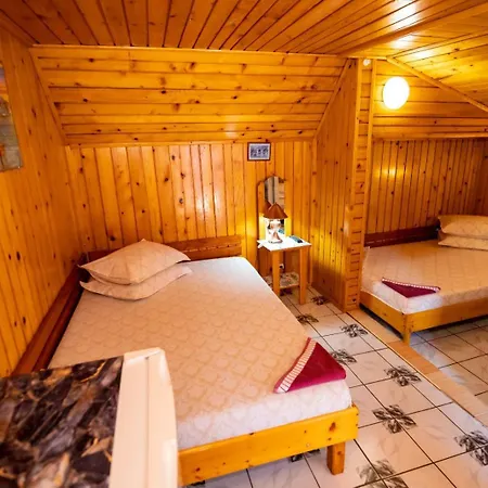 Konukevi Casa Simona 3*