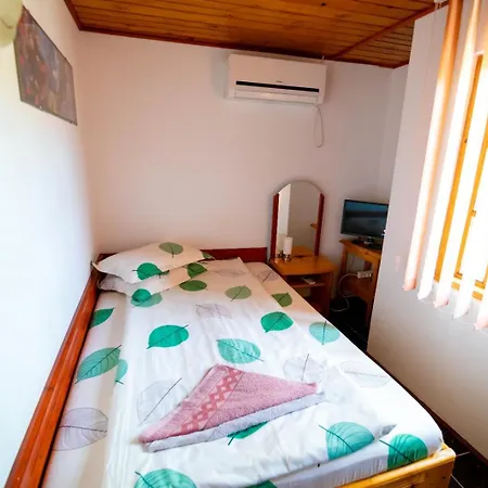 Konukevi Casa Simona 3*